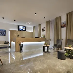 Hotell Season, Prag